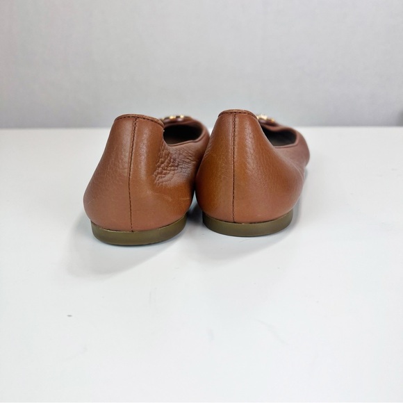 TORY BURCH Claire Ballet Flats Tan Brown Tumbled Leather Gold Logo Size 7 - Picture 4 of 10